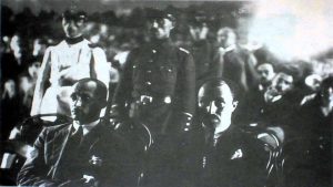 Günlerden pazartesiydi. 15 Haziran 1926 günü hükümet konağının merdivenlerinden çıkan