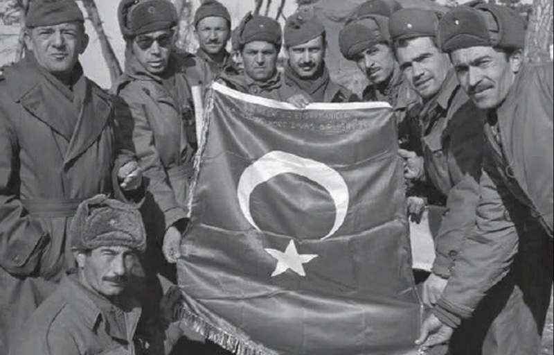 1950 25 Haziran: 150.000 asker ve 5.000 Sovyet tankından oluşan