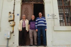 Nagihan GÖRKEN “Cigaramı sardım karşı sahile  Yaktım ucuna acıları  Ağları