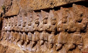 Hz. İbrahim’de kalmıştık, ‘’Kimdir?’’ diyerek.  Ünlü Robert Graves, İspanya’da geçtiğimiz