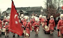Her Yıl Türk Festivali Düzenlenen Şirin İtalyan Köyü: Moena