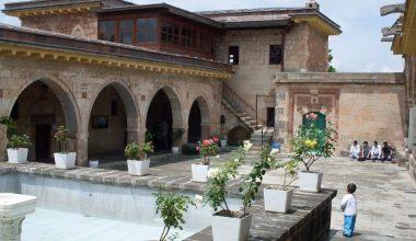 Hacıbektaş Dergâhından Mahlas Alan Aşıklarda Hacıbektaş Sevgisi