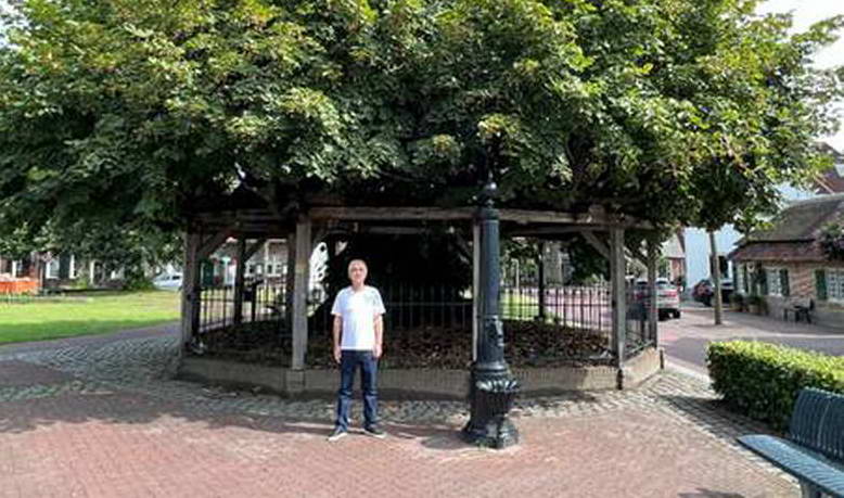 Van Gogh, sevdiğim ressamların başında geliyor. Lise yıllarında ressamların hayatlarına