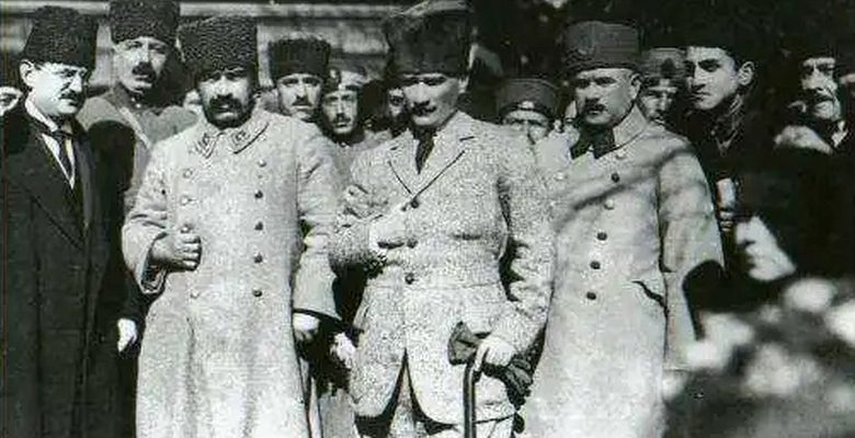 Mustafa Kemal Paşa Samsun’a çıktıktan sadece 20 gün sonra İstanbul’a geri çağrılmıştır