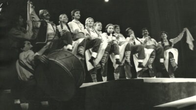 Konservatuvar’dan mezun olanlar genelde Ankara’da kalmak ister, ama biz Ahmet