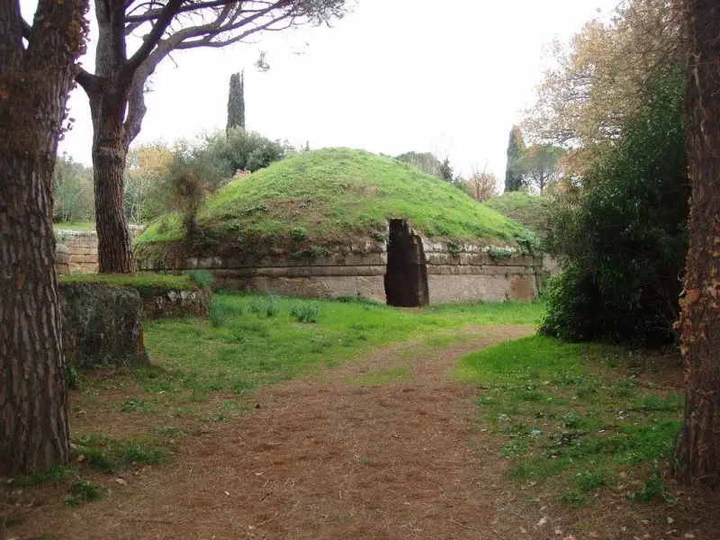 Etrüskler’e Dair Yazan: Frieldhem Prayon- Alfa Yayınları İstanbul-Aralık 2019 Bir bilmece var,